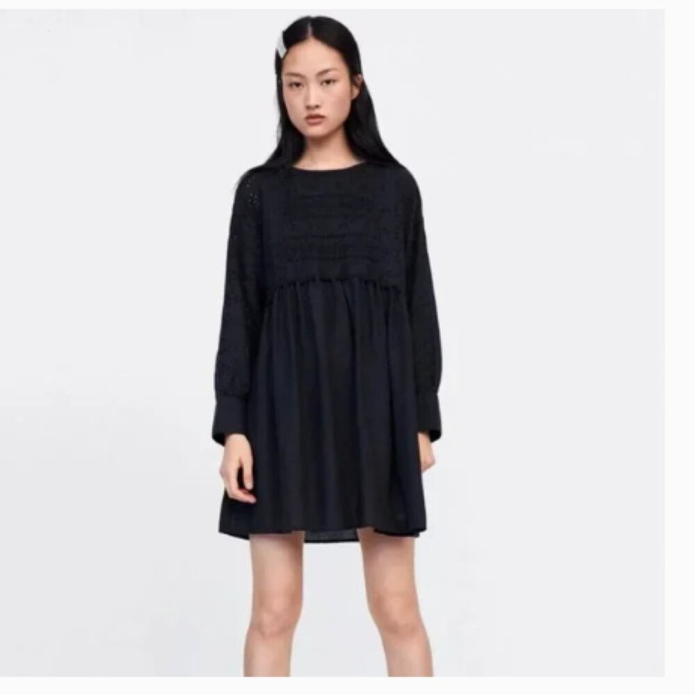 Zara basic Eyelet Doll Dress (1121)🦋